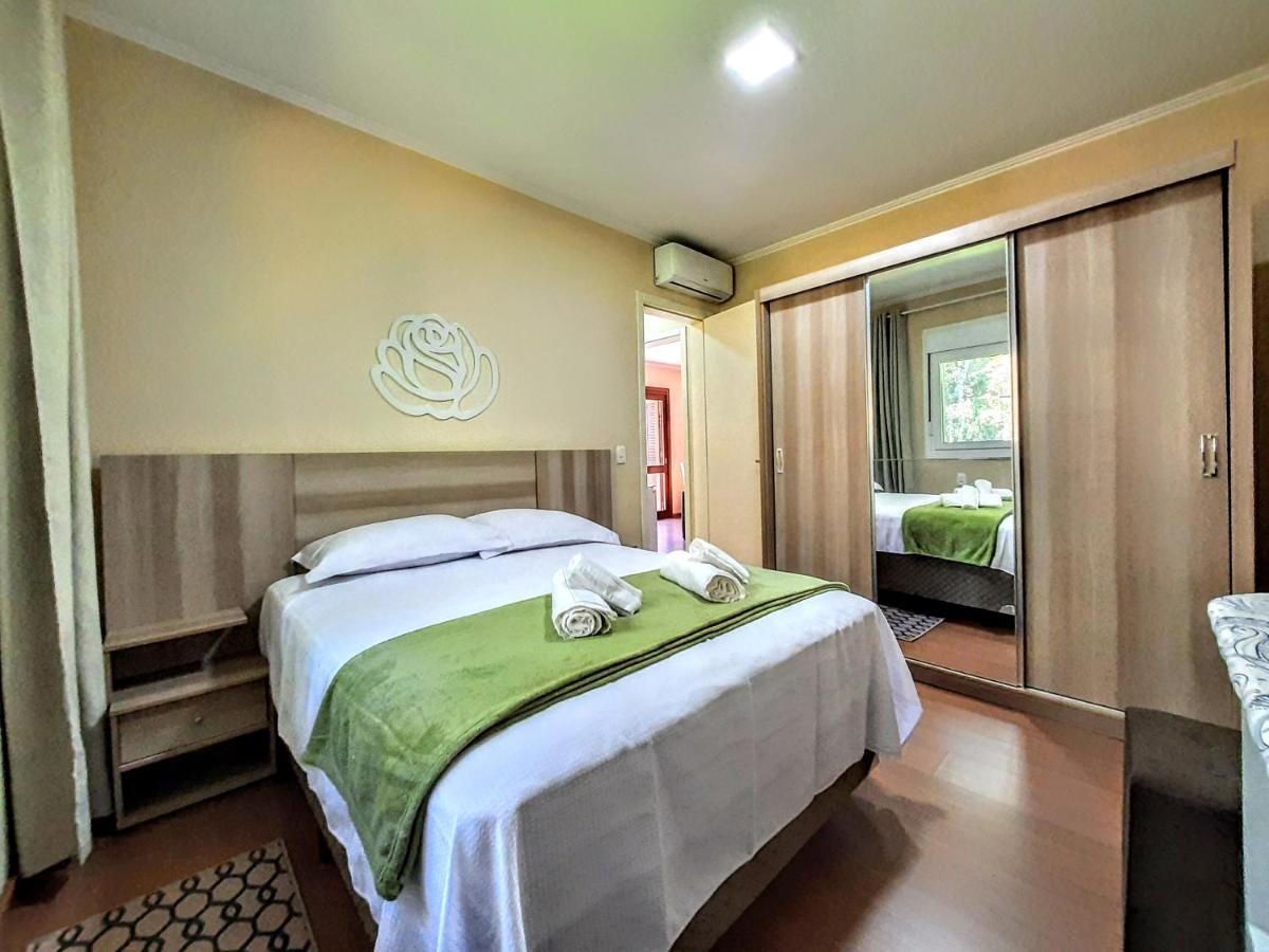 Apartamento Refúgio do Ipê em Gramado - Próximo ao Lago Negro Exterior foto